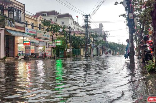Đà Nẵng: Chi hơn 2.000 tỉ đồng chống ngập, nhưng khi mưa, dân vẫn phải lội bì bõm