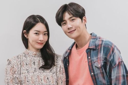 Shin Min Ah hoãn phỏng vấn hậu kết thúc 'Hometown Cha-Cha-Cha' vì ồn ào đời tư của nam chính Seon Ho
