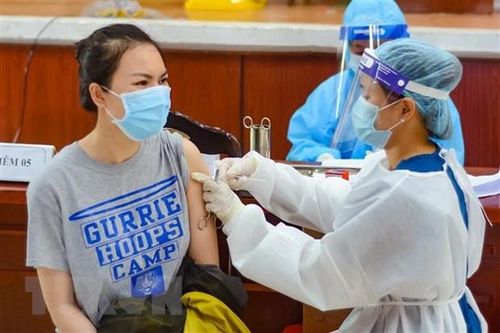 TP. Hồ Chí Minh, Đà Nẵng rà soát, đẩy nhanh tiến độ tiêm vắc-xin phòng Covid-19