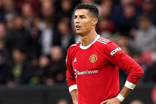 Barca, M.U đứng dậy hay chìm sâu?