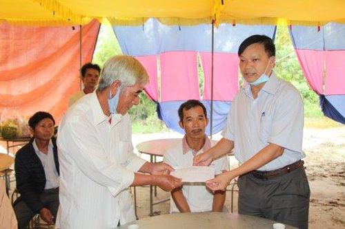 Chính trị - Xã hội An sinh xã hội Thăm, chia buồn gia đình nạn nhân không may qua đời do cây đổ gãy
