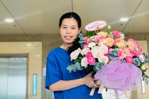20/10 của những nữ bác sĩ còn ở lại tuyến đầu chống dịch
