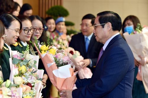 Vượt qua 'bức tường vô hình'
