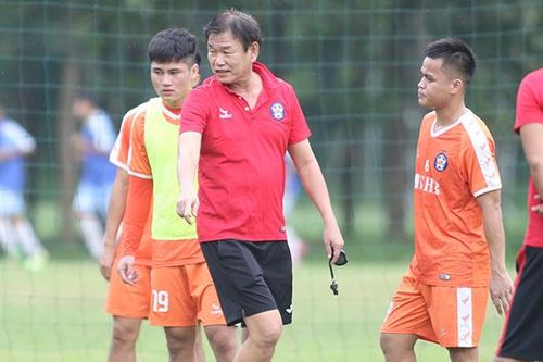 Các CLB V-League lần lượt hội quân