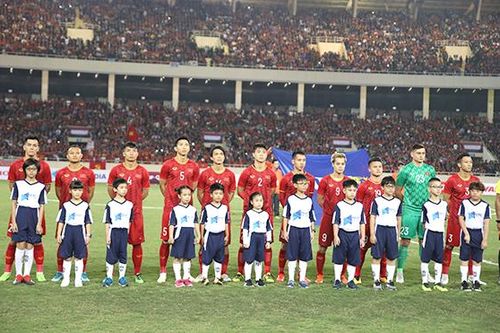 Phó Tổng cục trưởng Tổng cục TDTT Trần Đức Phấn: 'Tổ chức các giải VĐQG trong 2 tháng cuối năm'