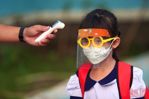 Trường học đầu tiên ở TP Hồ Chí Minh cho học sinh đi học trở lại