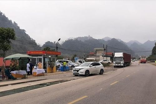 Dừng hoạt động các chốt kiểm dịch COVID-19 vào tỉnh Sơn La