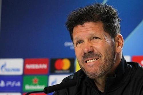 Hành động thiếu chuyên nghiệp, HLV Atletico vẫn cố cãi