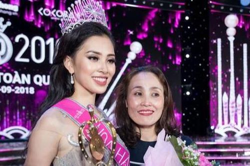 Hoa hậu Tiểu Vy chia sẻ xúc động về mẹ nhân ngày Phụ nữ Việt Nam