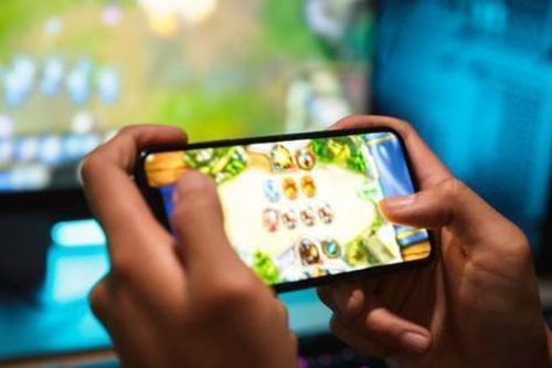 Học online ở nhà, con tôi thành game thủ mất rồi