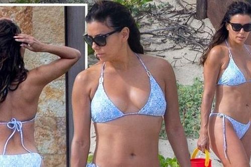 Eva Longoria diện bikini nóng bỏng ở tuổi 46