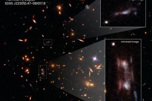 NASA/ESA chụp được 'quái vật' bẻ cong không thời gian, 'xé' thiên hà làm 3
