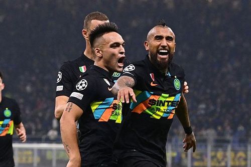Vidal, Dzeko tỏa sáng, Inter thuần phục 'ngựa ô' Sheriff
