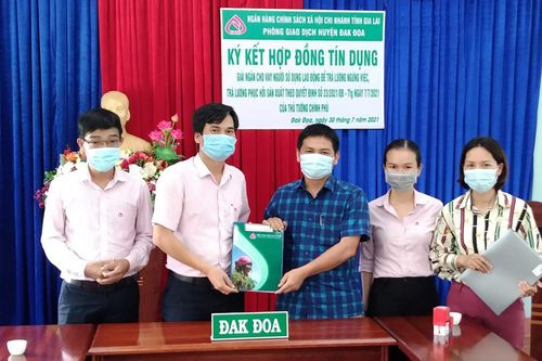 Nới lỏng điều kiện cho vay trả lương ngừng việc: 'Tiếp sức' cho người sử dụng lao động