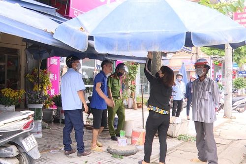 Thanh Ba: Ra quân giải tỏa hành lang ATGT và duy trì trật tự đô thị