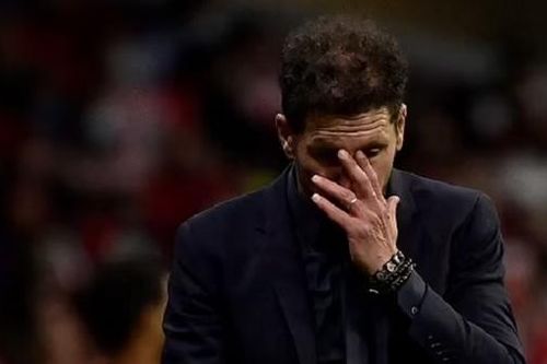 Từ chối bắt tay sau khi thất bại, HLV Atletico bị chê 'nhát'