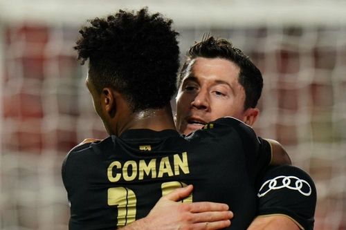 Bayern ghi 4 bàn trong 15 phút ở Champions League