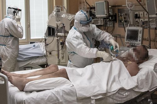 Lý do nam giới dễ tử vong hơn phụ nữ khi mắc Covid-19