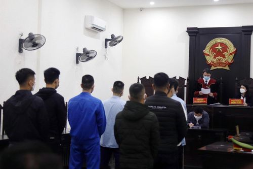 Thuê người tạt axit đồng nghiệp, cựu cán bộ công an lĩnh án tù