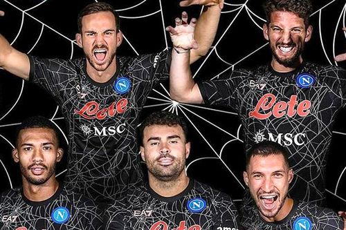 Napoli trình làng bộ trang phục Halloween đặc biệt