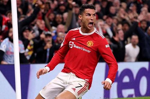 Tin bóng đá MU 21/10: Ronaldo vượt Messi. Bruno Fernandes có ý định rời MU