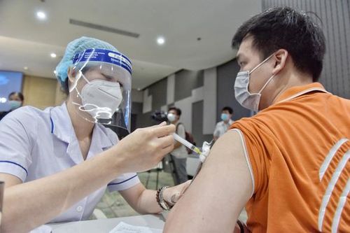 Tạo điều kiện tiêm vaccine cho lao động trở lại TPHCM làm việc
