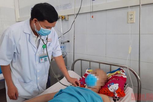 Phẫu thuật tách bóc thành công khối u lớn cứu sống bệnh nhân
