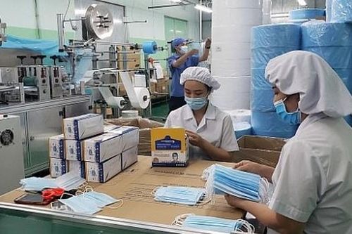 VCCI đề nghị cân nhắc việc tạm ngừng kinh doanh tạm nhập, tái xuất khẩu trang, găng tay y tế
