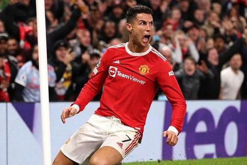 Ronaldo lại vượt Messi ở cuộc đua kỷ lục cá nhân