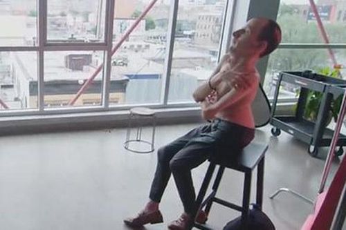 Bi kịch 'người đàn ông hóa đá': Khi các cơ bị biến thành xương