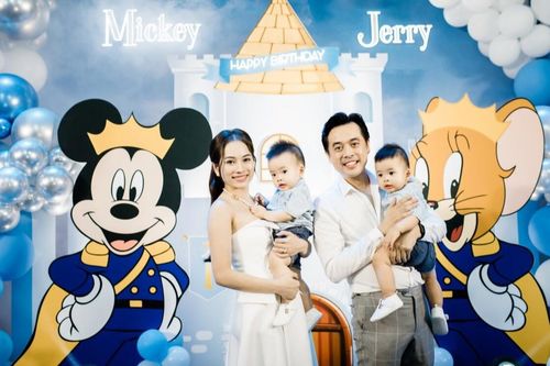 Vợ chồng Dương Khắc Linh - Sara Lưu tổ chức sinh nhật đặc biệt cho 2 con trai song sinh