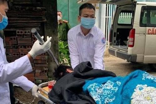 Nghi án vợ phóng dao cắm vào đầu chồng tại khách sạn