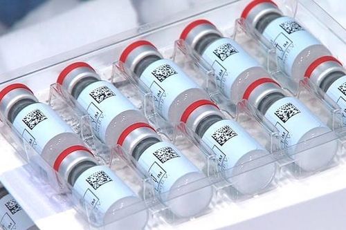 FDA cấp phép tiêm nhắc lại bằng vaccine Covid-19 của Moderna và Johnson & Johnson