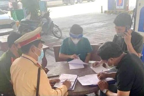 Xử phạt tài xế trả khách không đúng nơi quy định
