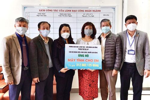 Chương trình ''Máy tính cho em'' - tâm huyết và kỳ vọng của nhà giáo