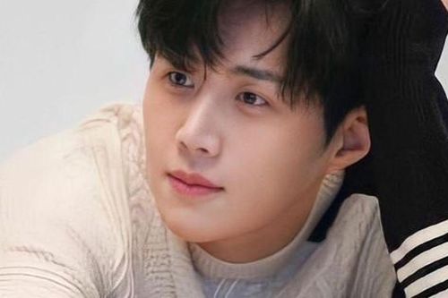 Kim Seon Ho bị bạn đại học 'bóc phốt', SALT Ent phản hồi nhanh - gọn, phủ nhận tin đồn