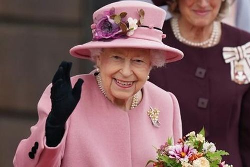 Cung điện Buckingham xác nhận: Nữ hoàng Anh phải ở bệnh viện một đêm sau khi hủy công việc