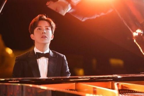 'Hoàng tử piano' Lý Vân Địch bị bắt vì mua dâm