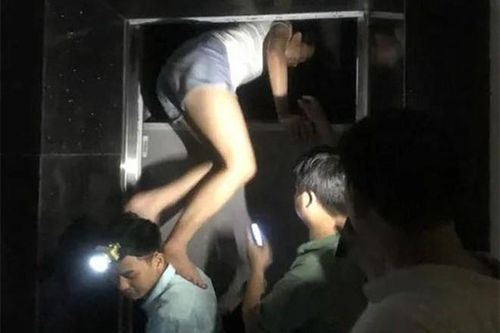 Hà Nội: Điều tra vụ thiếu nữ chết thảm trong hầm thang máy