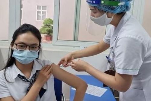 Cả nước đã tiêm trên 71 triệu liều vaccine Covid-19; Quảng Ninh phát hiện 3 F0 sau gần 3 tháng không có ca nào