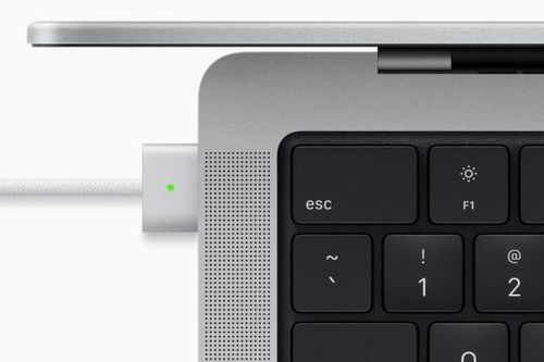 MacBook Pro 14 inch không thể sạc nhanh khi dùng củ sạc 67W của Apple