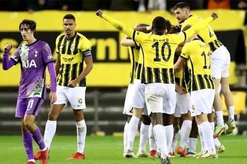 Tottenham thất thủ, AS Roma thua mất mặt tại Na Uy