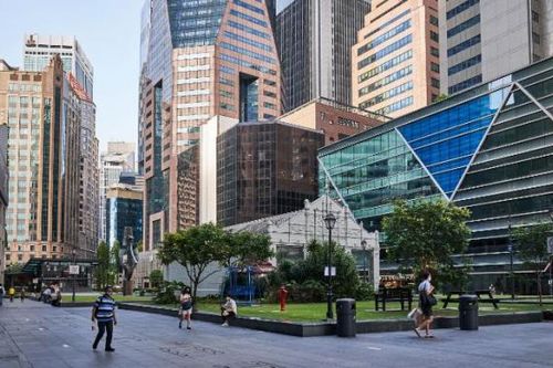 Singapore kéo dài phong tỏa COVID thêm 1 tháng khi số ca tử vong tăng