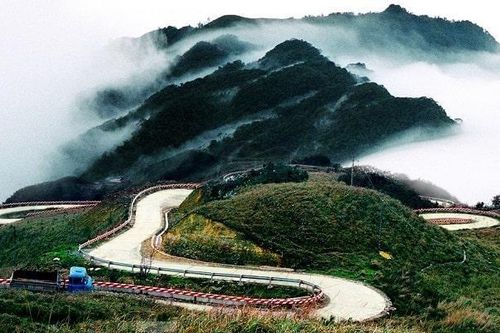 Lạng Sơn: Nhiệt độ đỉnh Mẫu Sơn xuống thấp chỉ còn 8,8 độ C