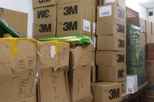 Phát hiện gần 10.000 khẩu trang 3M nghi giả trong khuôn viên Hội chữ thập đỏ