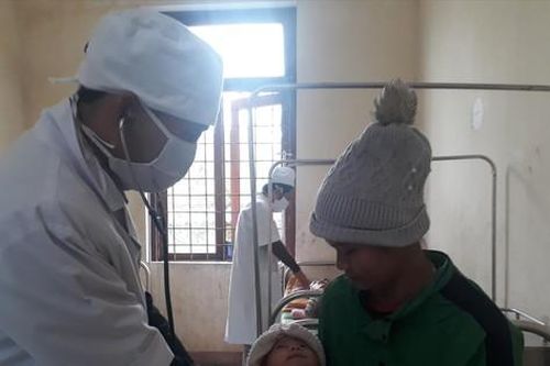 Những 'bà đỡ di động' vùng biên