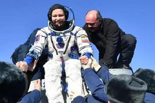 12 ngày 'thử thách' lăn xả quay phim ngoài vũ trụ của đoàn phim Nga