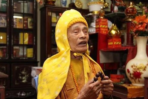 Đức Pháp chủ: Bậc cao tăng thanh bần ở chùa làng
