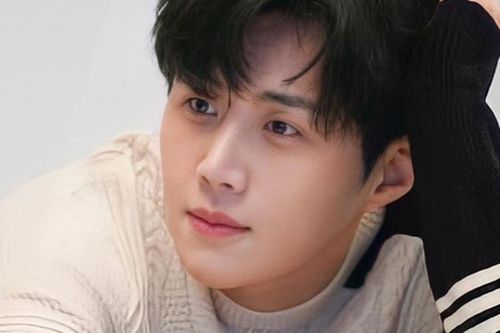 Chân dung 'nam thần má lúm' Kim Seon Ho ép bạn gái cũ phá thai