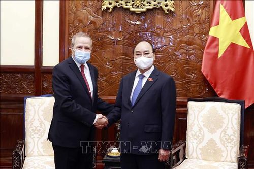 Chủ tịch nước Nguyễn Xuân Phúc tiếp Đại sứ Algeria chào từ biệt